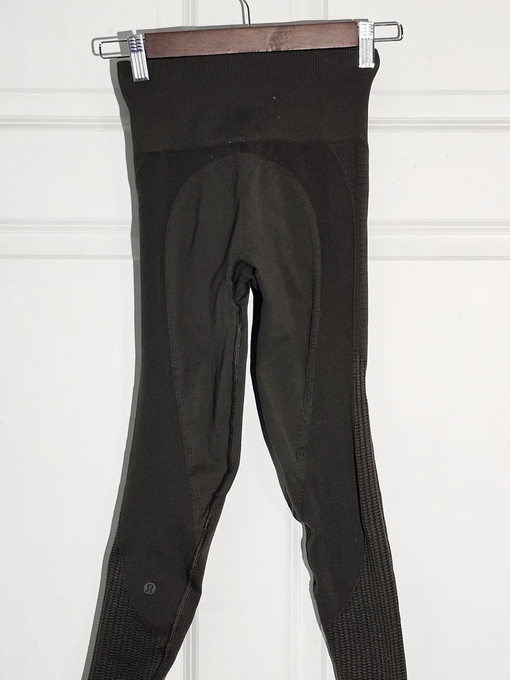 Lululemon Size 2 High Rise Seamless Textured Leggings Dark Olive Green Yoga Pant